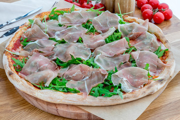 pizza with Parma ham