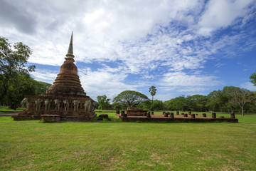 Fototapeta na wymiar Wat Chang Lom in Sukhothai Historical Park is a historic site,Sukhothai,Thailand