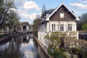 Fototapeta na wymiar The house on the river - Strasbourg - Alsace - France