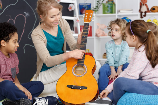 Play the guitar - Powered by Adobe