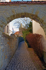 Weg an der Stadtmauer zur Hohnekirche in Soest