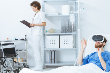 Obraz premium Virtual rehabilitation at psychiatric clinic