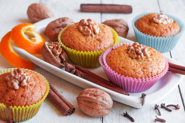 Muffins with walnuts and cinnamon
