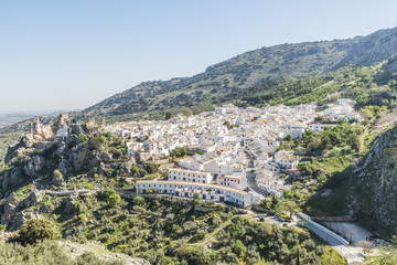 Fototapeta na wymiar Zuheros in the mountains of andalusia
