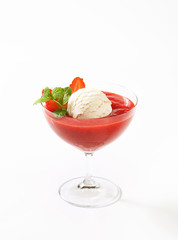 Ice cream with strawberry puree