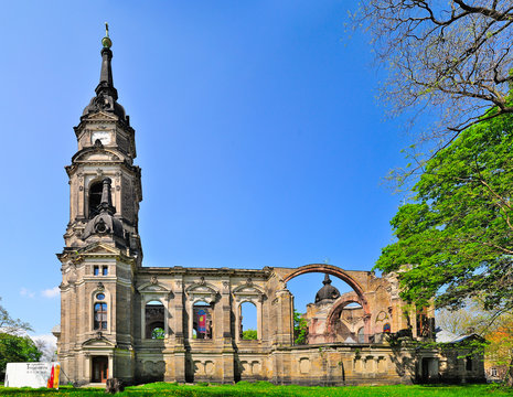 Ruine der im zweiten Weltkrieg zerst&ouml;rten Trinitatiskirche Dresden, Sachsen, Deutschland, Europa