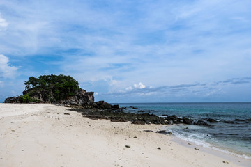 Fototapeta na wymiar Large rocks on the island next to the sea