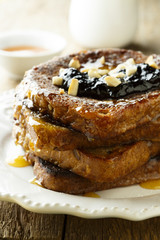 French toasts with cinnamon, honey and nuts