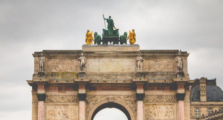 Fototapeta na wymiar The Arc de Triomphe du Carrousel in Paris