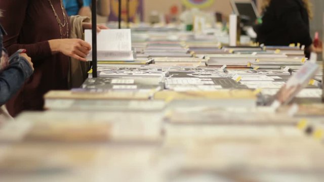 Book browsing experience, Flats books, book sales