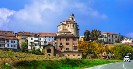 Fototapeta na wymiar authentic medieval village Bubbio in Piedmont region of Italy