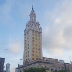 Fototapeta na wymiar Miami tower