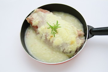 gratin d'endive au jambon dans pôélon 