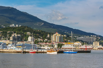 Fototapeta na wymiar Ships in the bay of Yalta