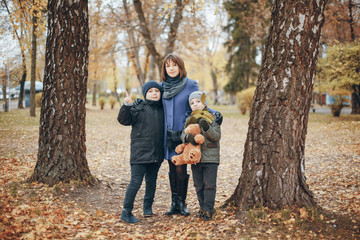 brothers with her mother