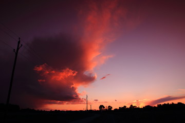Coucher de soleil dans l'Aude, Occitanie dans le sud de la France