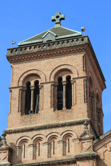 Fototapeta na wymiar Torre izquierda, Catedral Metropolitana. Medellín, Antioquia, Colombia.