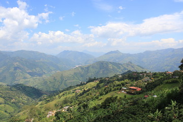 Fototapeta premium Paisaje, desde la Casa de la Cultura Los Fundadores. Armenia, Antioquia, Colombia.