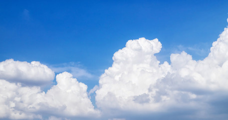 Fototapeta na wymiar Blue sky with many clouds.