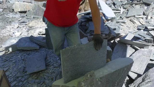 Rivestimento tetti - Piode in serpentino della Valmalenco