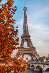 Fototapeta na wymiar Paris autumn