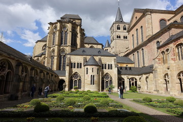 Fototapeta premium Trier Dom Innenhof 2