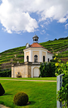 Belvedere im Park von Schlo&szlig; Wackerbarth in Radebeul, Sachsen, Deutschland, Europa