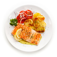 Grilled salmon with potatoes