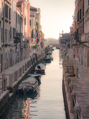Fototapeta na wymiar Canal in Venedig