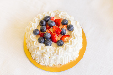 wedding cake with berries