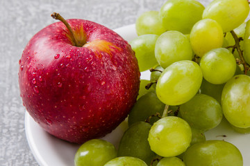 apple with grapes