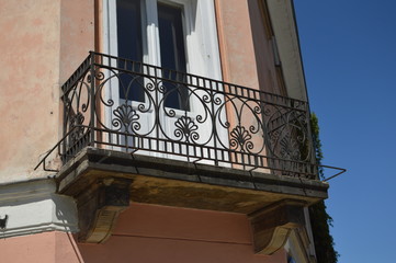 Balkon w starej kamienicy