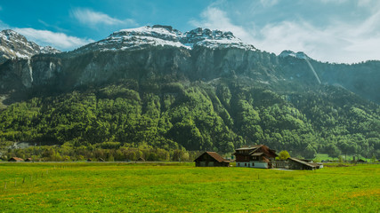 Obraz premium Gorgeous Cottage Mountain Scenery Background