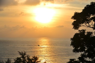 Fototapeta na wymiar Sonnenuntergang auf Phuket