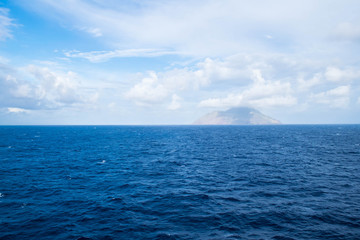 Fototapeta na wymiar Watching an island from a boat