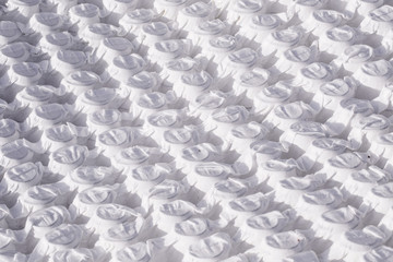 Pocket independent spring sewn in white span-bond