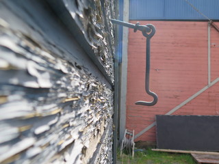 Hook Latch bluepaint peeling