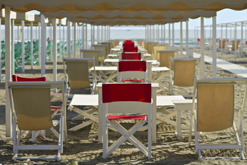 Forte dei Marmi deck chairs in three rows