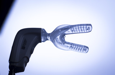 Orthodontics bracket vibrator