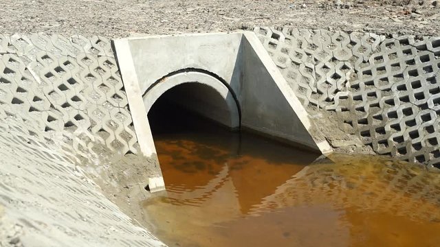 kanał melioracyjny 