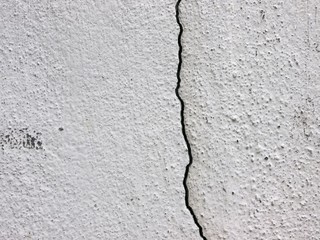 モルタル壁のひび割れ