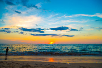 Obraz premium Sea sunset colourful sky with cloud