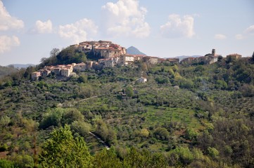Fototapeta na wymiar Scapoli im Nationalpark Abruzzen in Italien