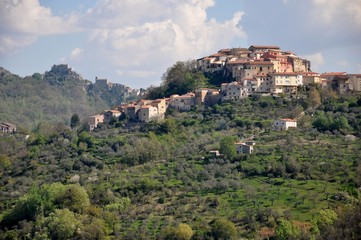 Fototapeta na wymiar Scapoli im Nationalpark Abruzzen in Italien