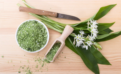 herbal salt / Green herbal salt of wild garlic 