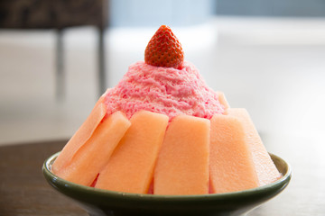  bingsu with strawberry and melon