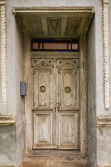 Naklejka premium Old rustic wooden door