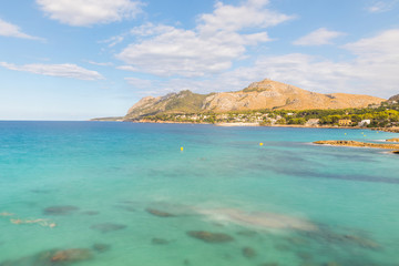 Obraz premium Crystal clear water at seaside in Majorca, long exposure