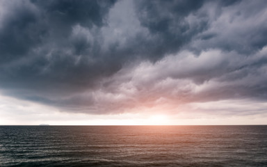 Obraz premium Sunrise morning in cloudy of rainy season .