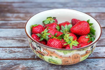 Fresh strawberries in a bowl